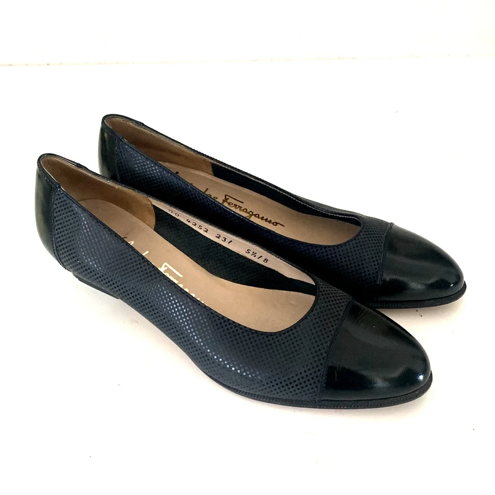 Salvatore Ferragamo Pump Black Textured Leather Almond Cap Toe Block Heel 5.5 B